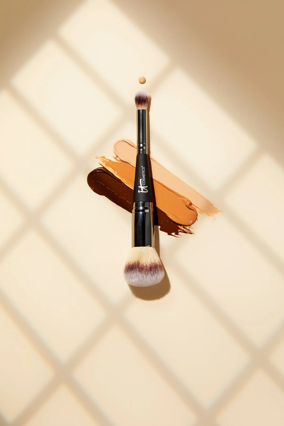 064-ProductBrushDotSwipe_0660-3.JPG