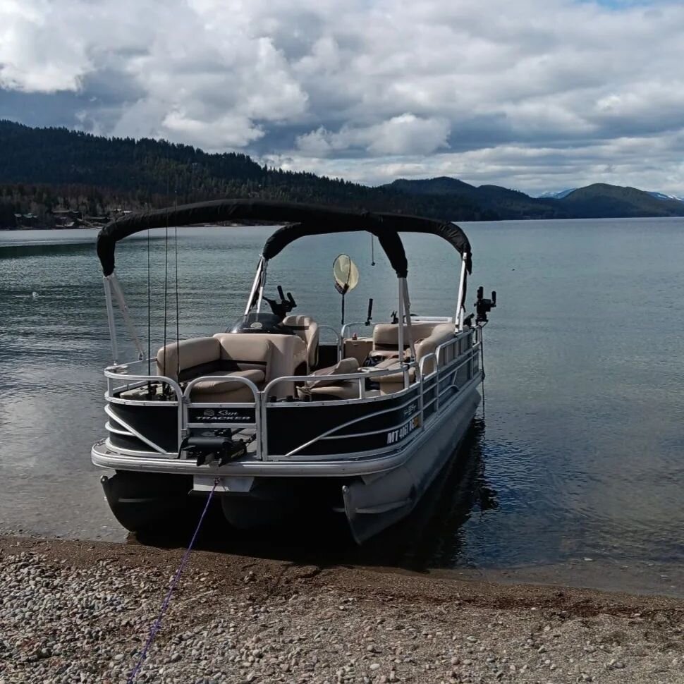 The pontoon boat is in the water!! Beautiful spring day to get her launched and start chasing fish. She's ready for the 2023 season. 

Book your trip today! www.whitefishlakecharters.com

#whitefishlakecharters @lodgeatwhitefishlake #fishingcharters 