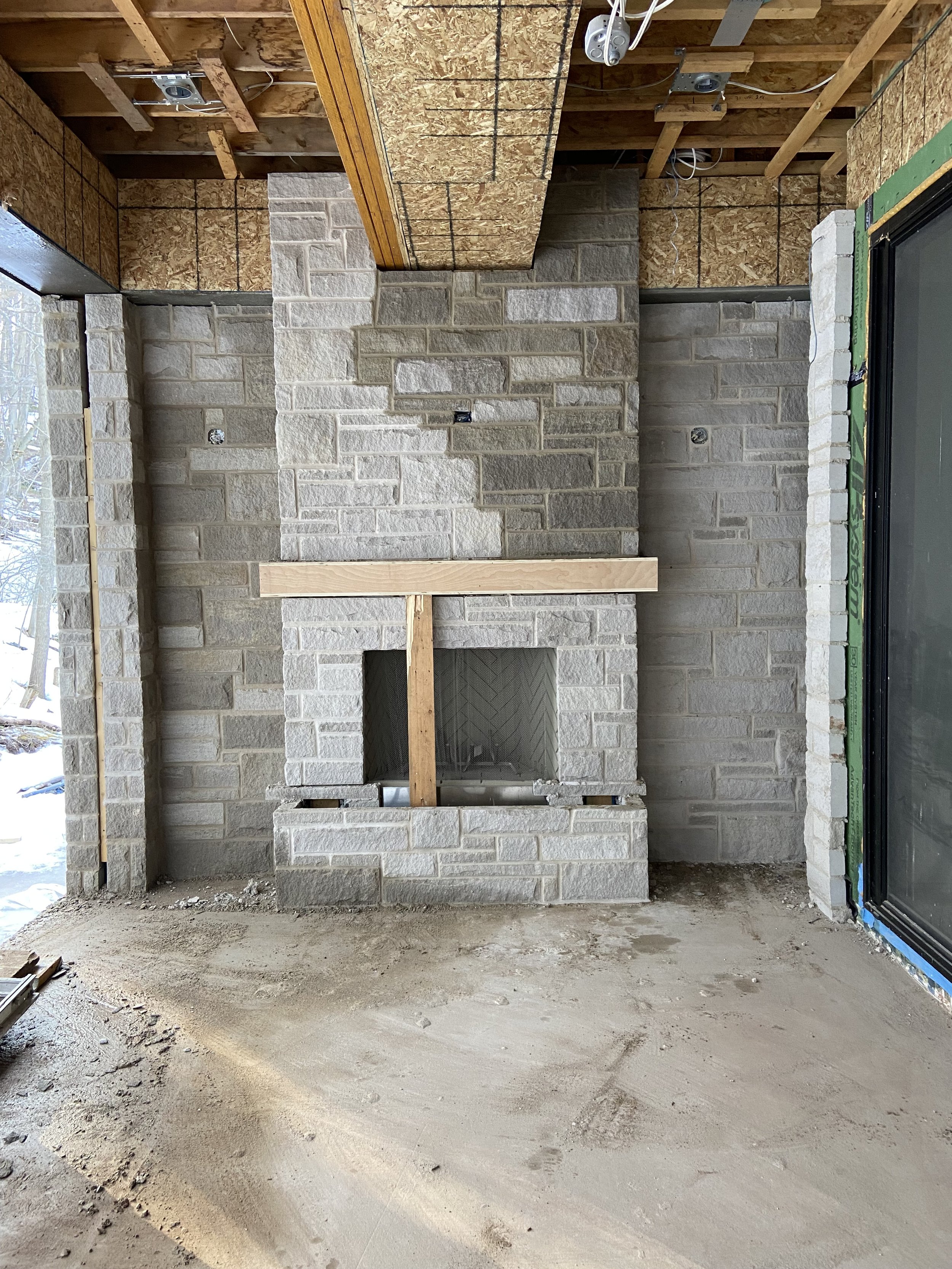 Ariscraft Stone gas fireplace in Grimsby, ON