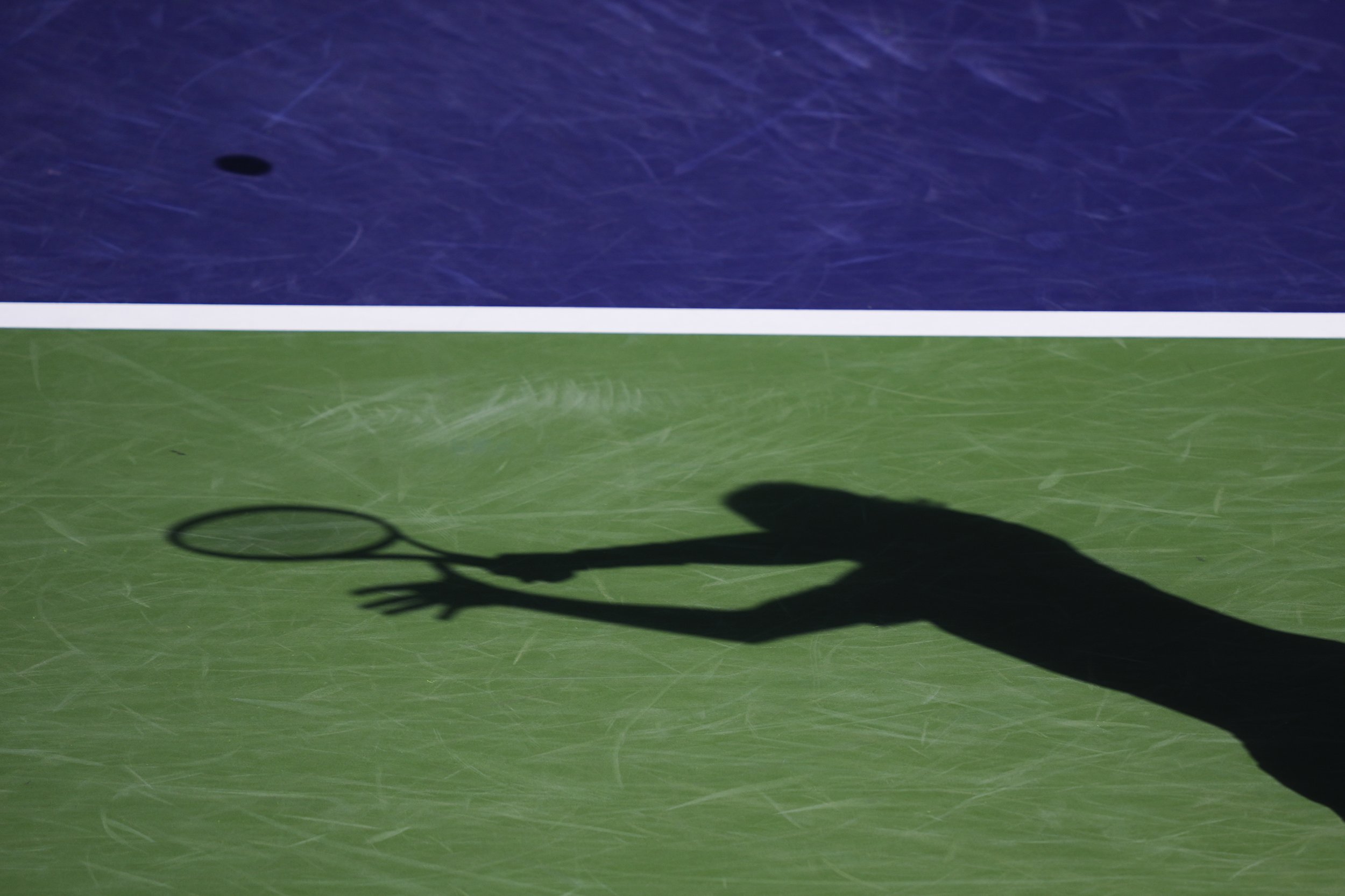  Stefanos Tsitsipas, of Greece, serves against Frances Tiafoe, of the United States, at the BNP Paribas Open tennis tournament in Indian Wells, Calif., Sunday, March 10, 2024. (AP Photo/Ryan Sun) 