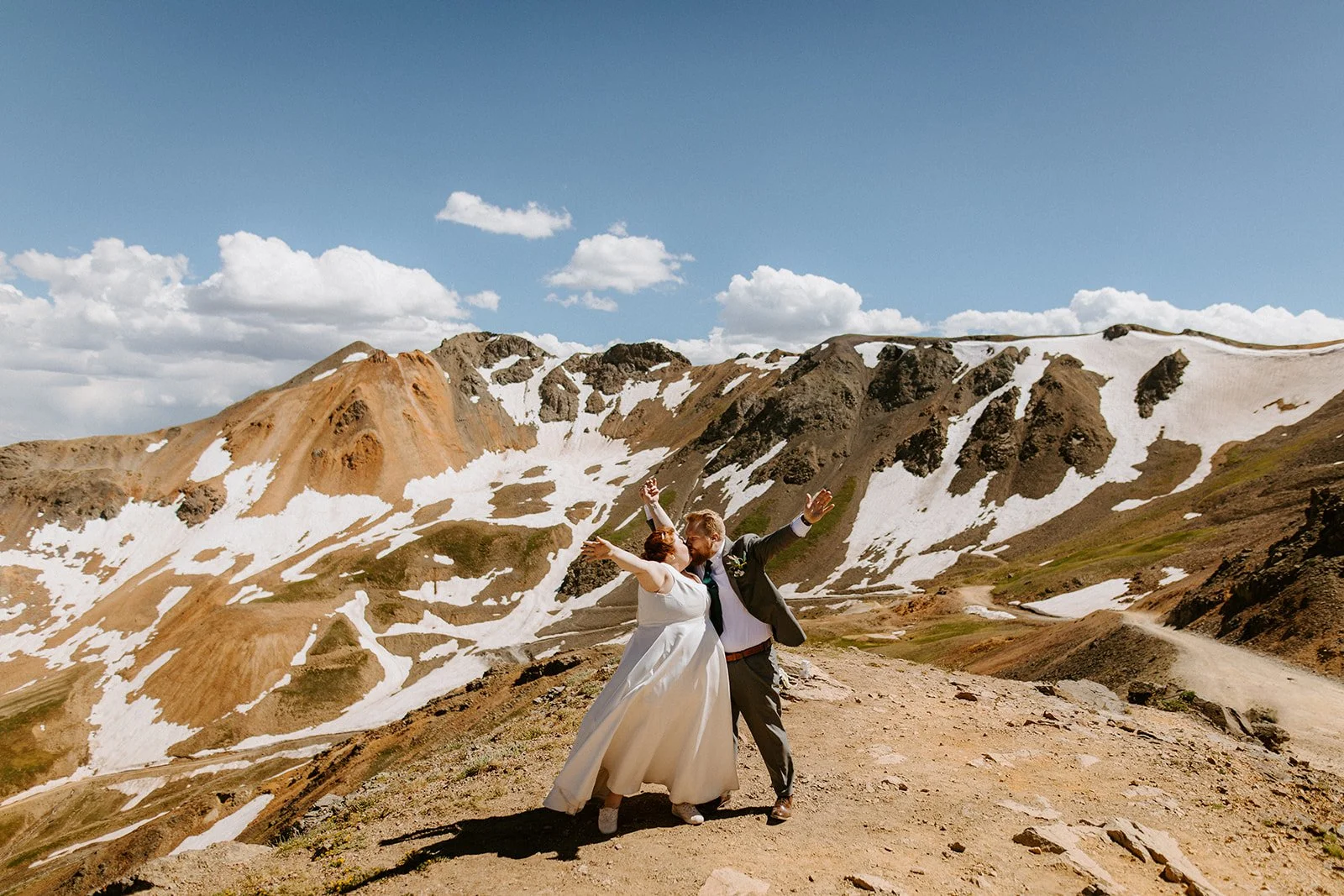 A couple celebrate their California Pass elopement in Silverton