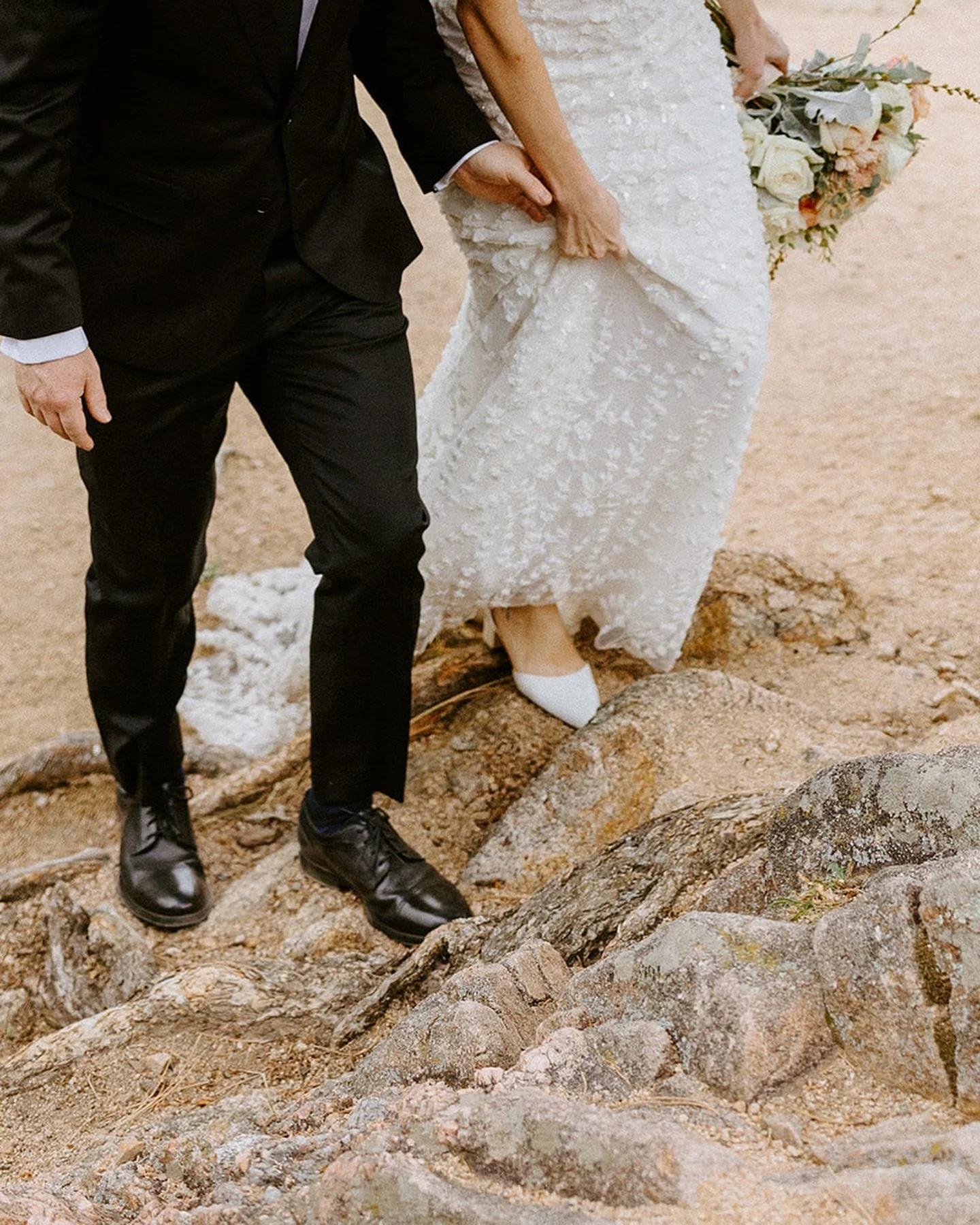 Throwing it back to this falls sweet intimate wedding in Boulder, and can we take a moment to shout out Sturtz &amp; Copeland?! 🌸 These folks have been spreading the floral love here since 1929. 🌿 From dreamy bespoke bouquets to elopement-ready arr