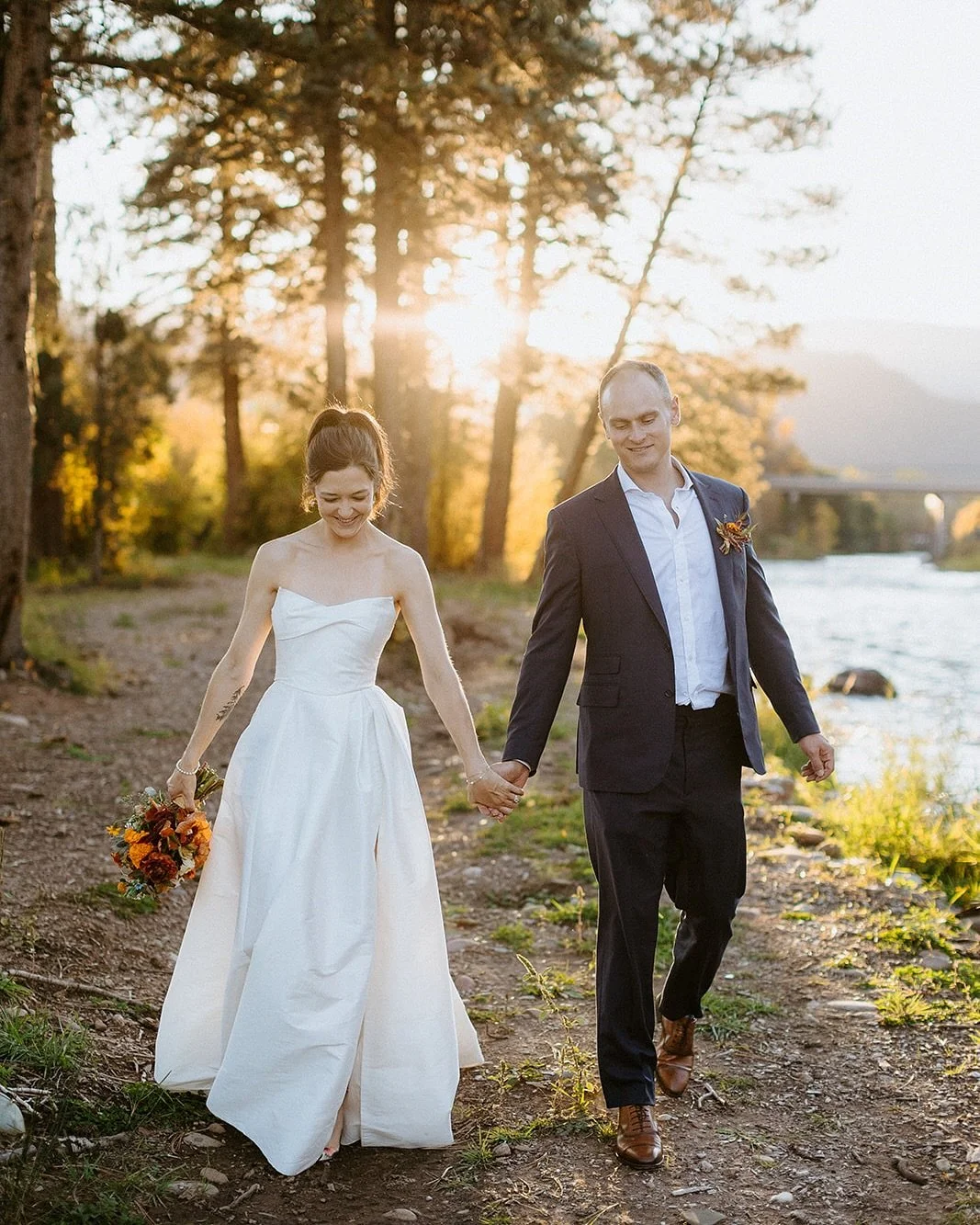 Drowning in editing so here are some photos from a recently finished gallery 🥰  such an incredible team of vendors that came together for these two and their day.