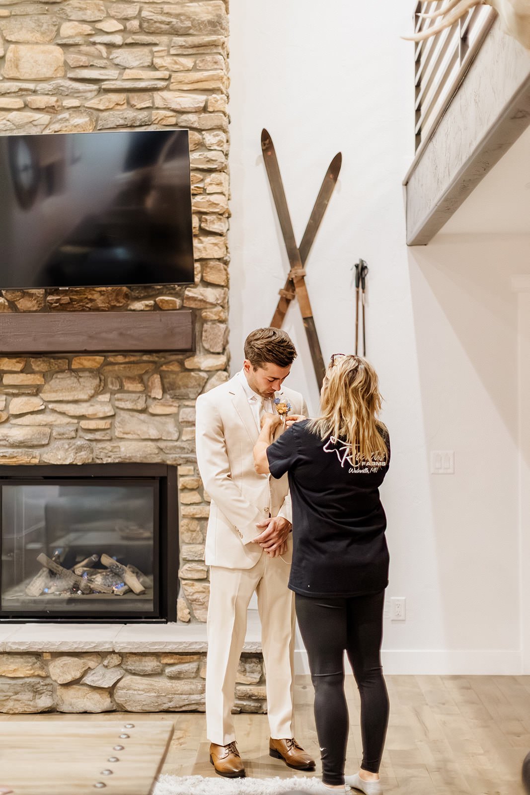 Intimate-Wedding-With-Family-In-Crested-Butte-00013.jpg