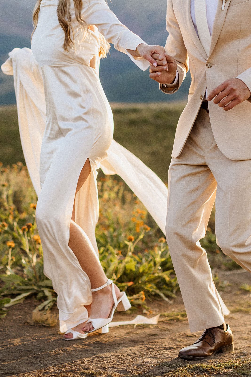 Intimate-Wedding-With-Family-In-Crested-Butte-00047.jpg