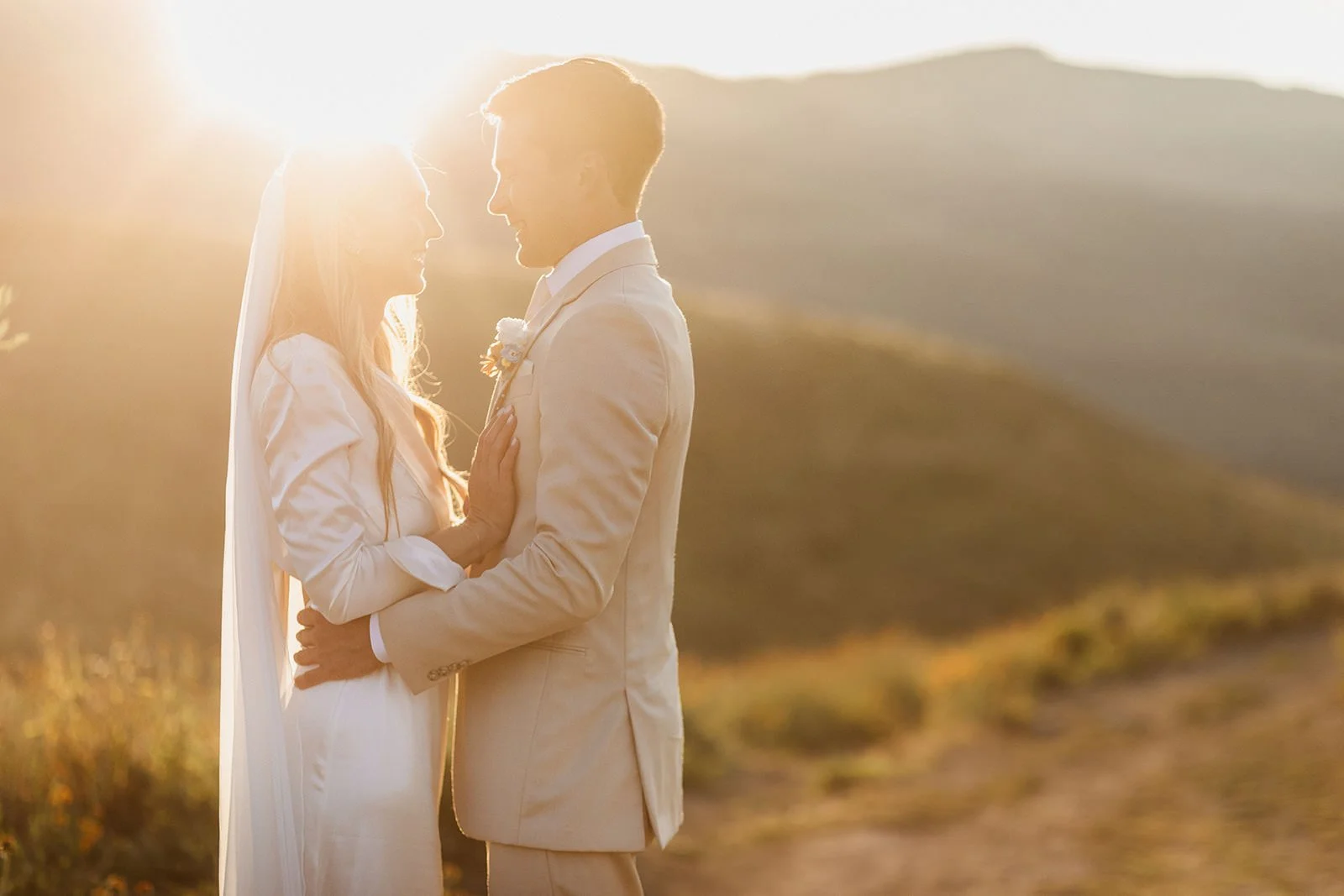 Intimate-Wedding-With-Family-In-Crested-Butte-00071.jpg