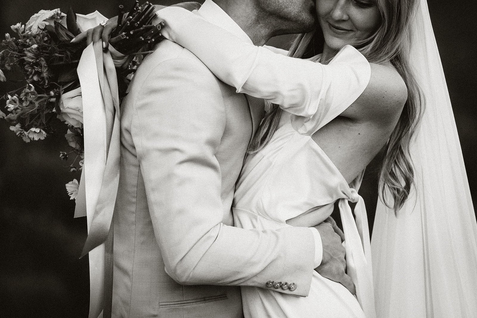 Intimate-Wedding-With-Family-In-Crested-Butte-00080.jpg