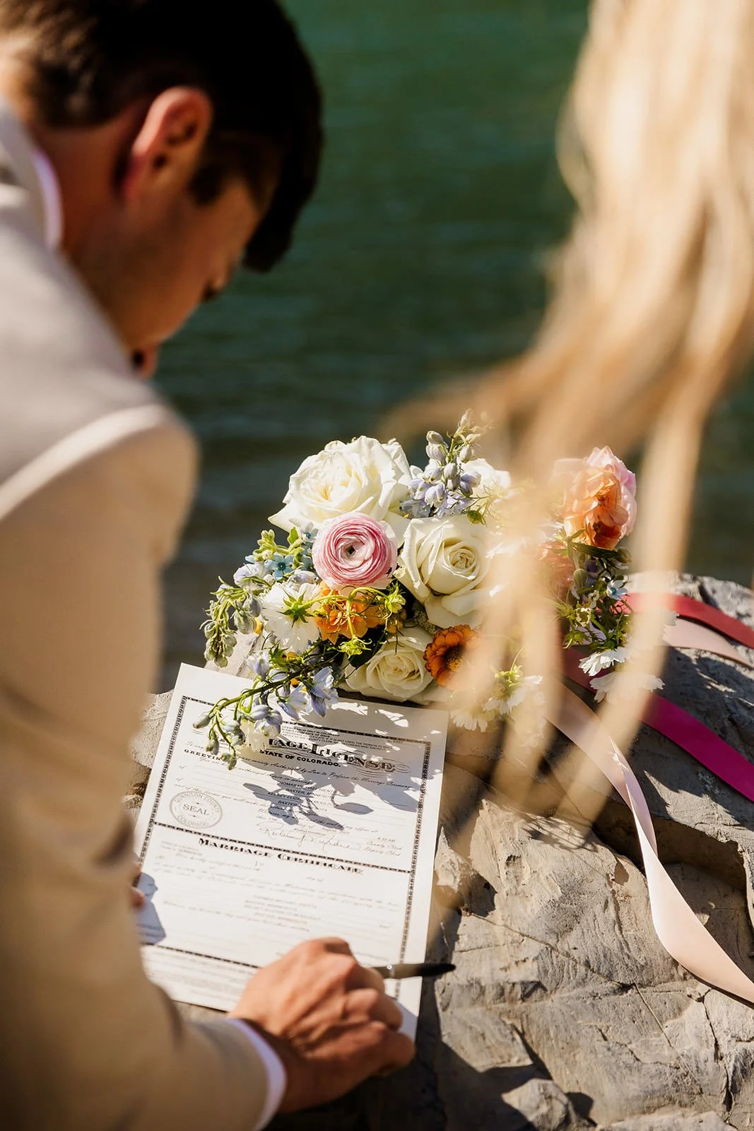 Intimate-Wedding-With-Family-In-Crested-Butte-00091.jpg