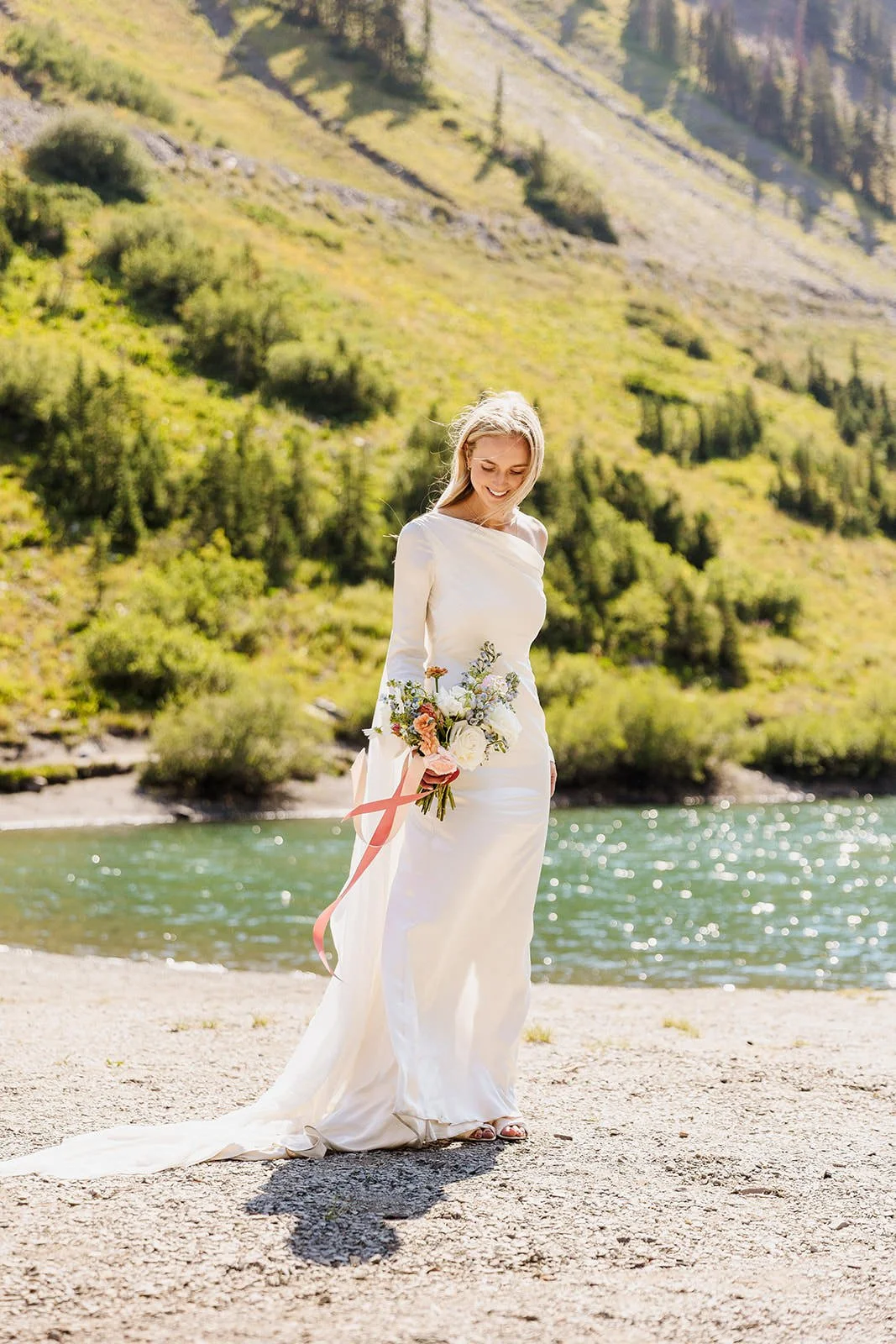 Intimate-Wedding-With-Family-In-Crested-Butte-00095.jpg