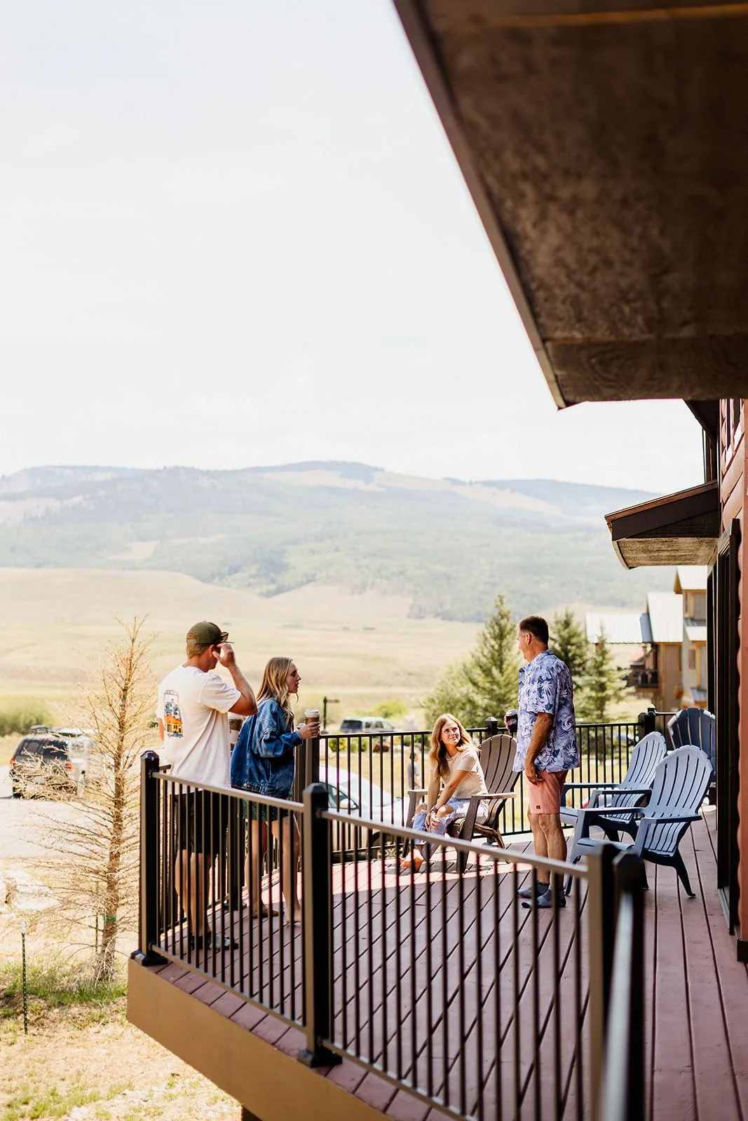 Intimate-Wedding-With-Family-In-Crested-Butte-00102.jpg