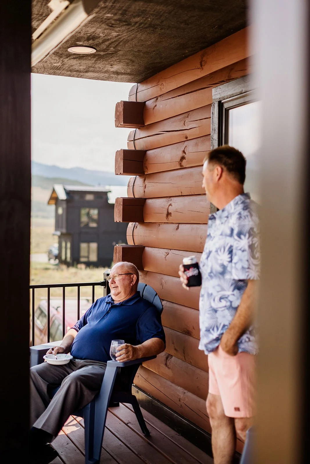 Intimate-Wedding-With-Family-In-Crested-Butte-00103.jpg