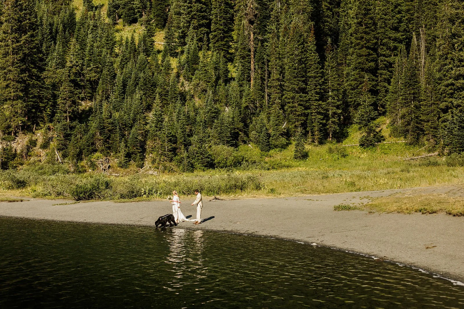 Intimate-Wedding-With-Family-In-Crested-Butte-00109.jpg