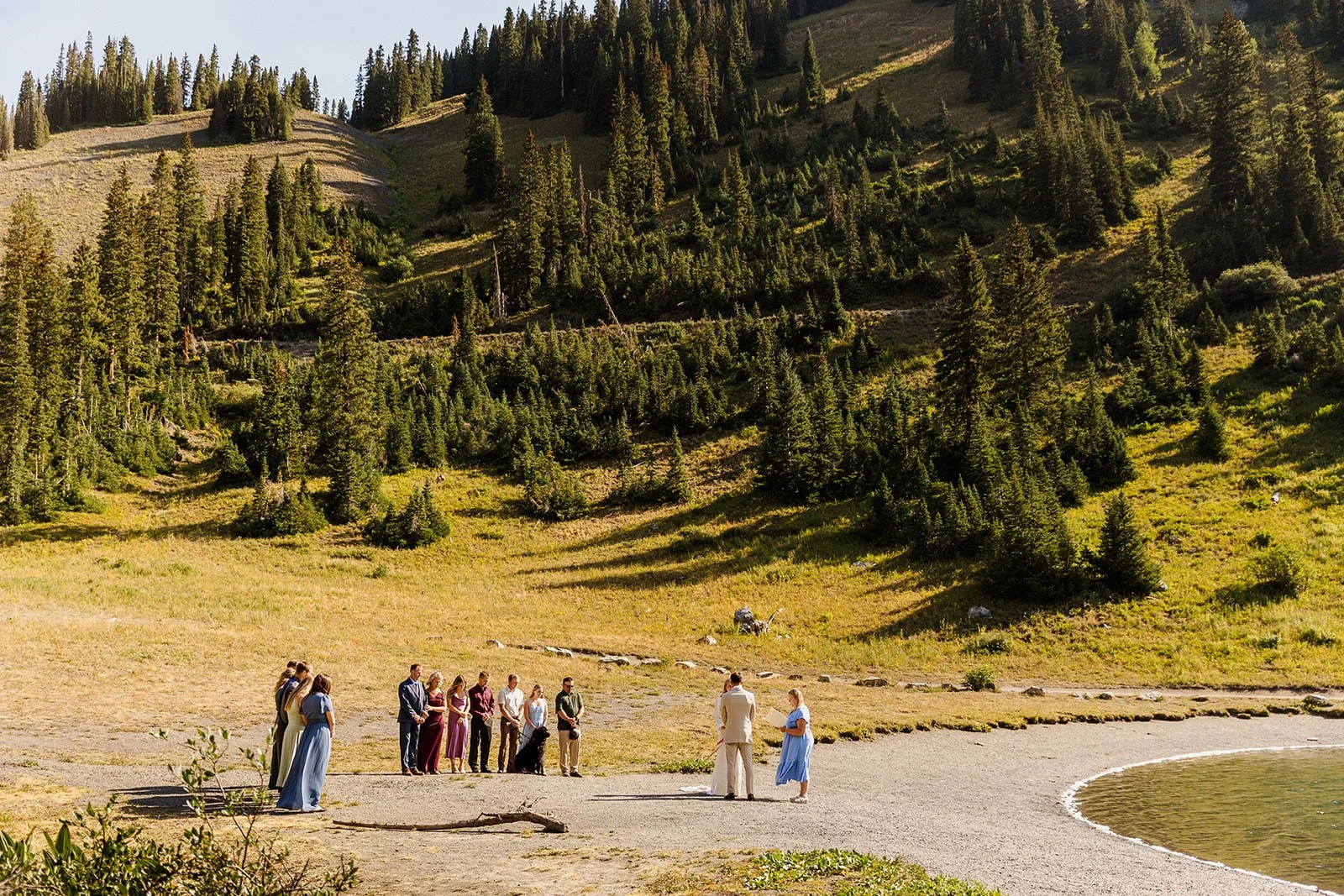 Intimate-Wedding-With-Family-In-Crested-Butte-00111.jpg