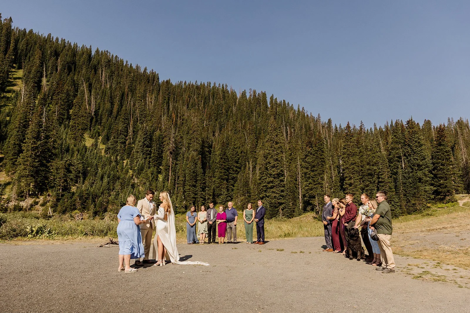 Intimate-Wedding-With-Family-In-Crested-Butte-00114.jpg
