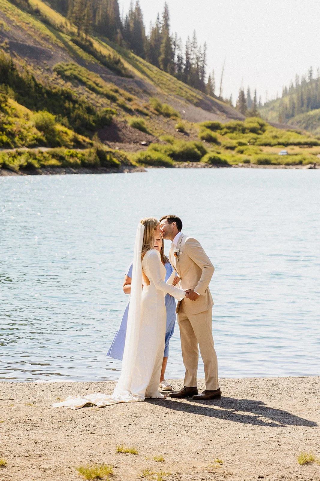 Intimate-Wedding-With-Family-In-Crested-Butte-00115.jpg
