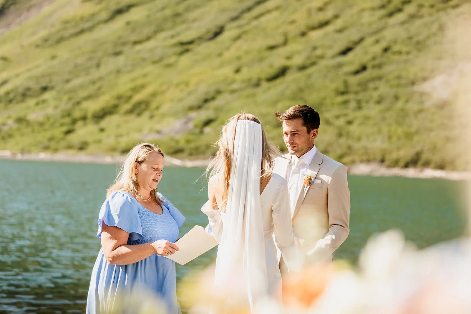 Intimate-Wedding-With-Family-In-Crested-Butte-00123.jpg