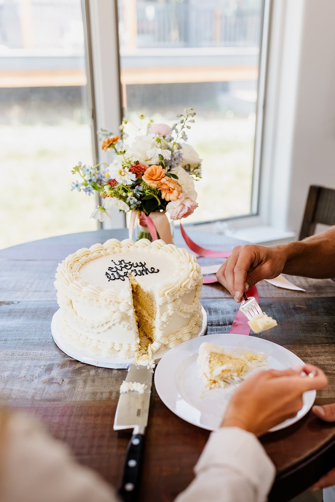 Intimate-Wedding-With-Family-In-Crested-Butte-00136.jpg