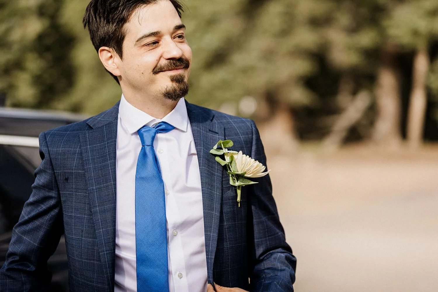 lake-irwin-elopement-crested-butte-01-groom-portrait.jpg