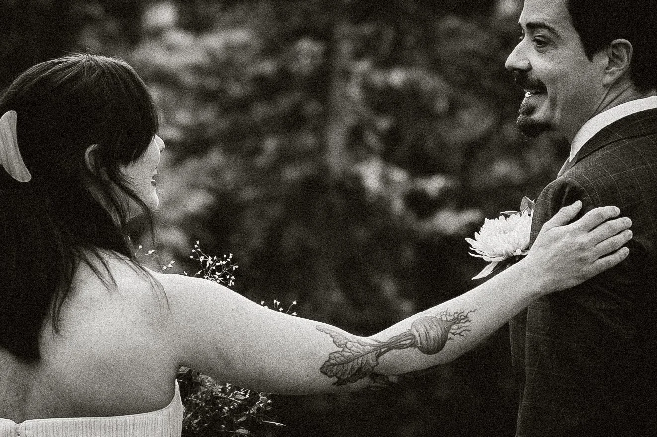 lake-irwin-elopement-crested-butte-04-first-look-touch.jpg