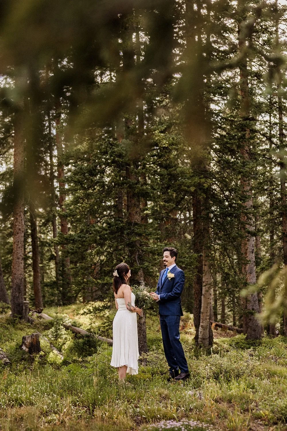 lake-irwin-elopement-crested-butte-07-first-look-meadow.jpg