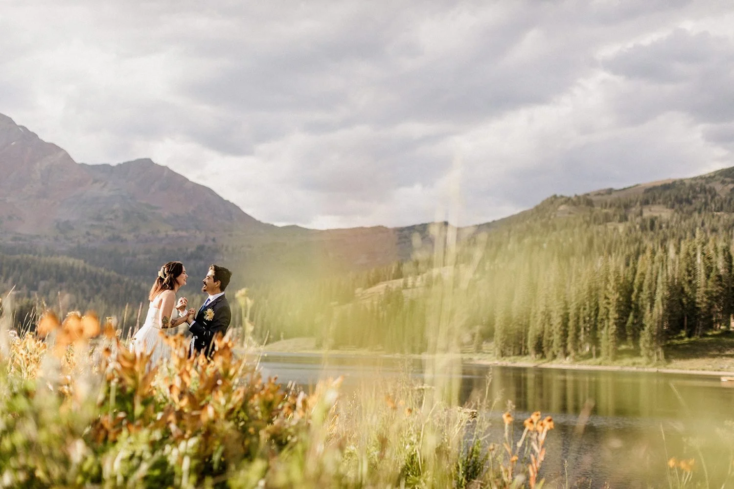 lake-irwin-elopement-crested-butte-19-lake-wildflowers.jpg