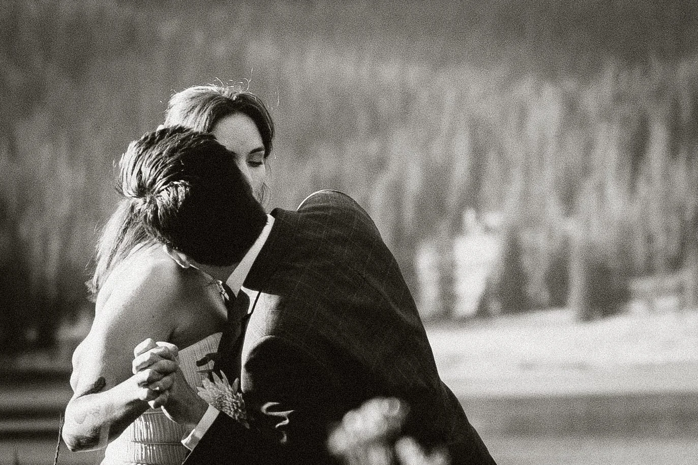 lake-irwin-elopement-crested-butte-21-embrace-bw.jpg