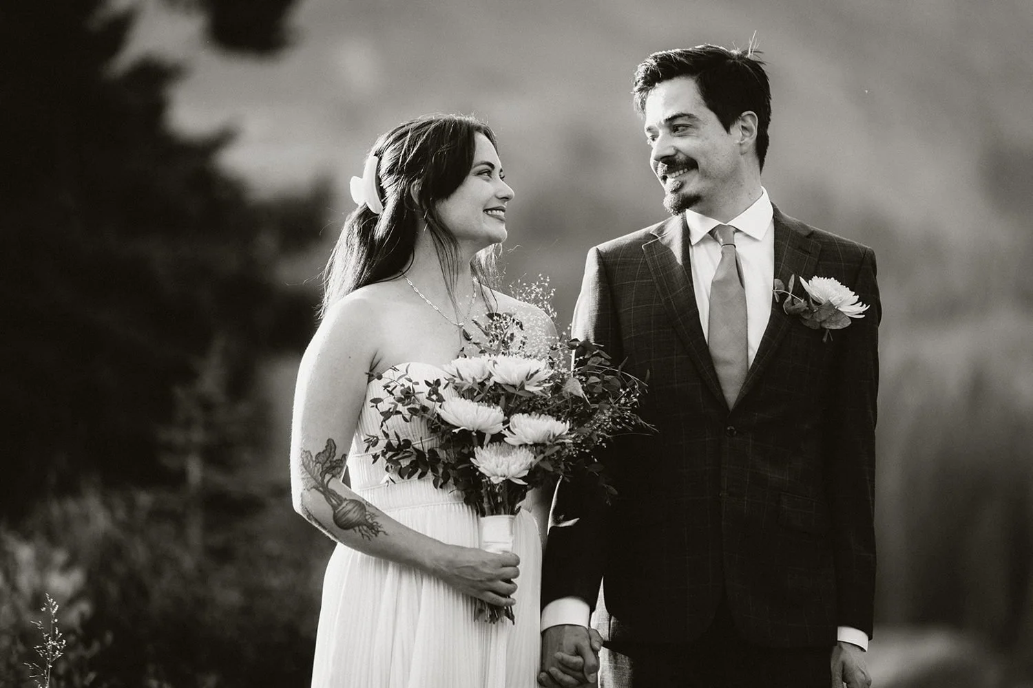 lake-irwin-elopement-crested-butte-24-walking-bw.jpg