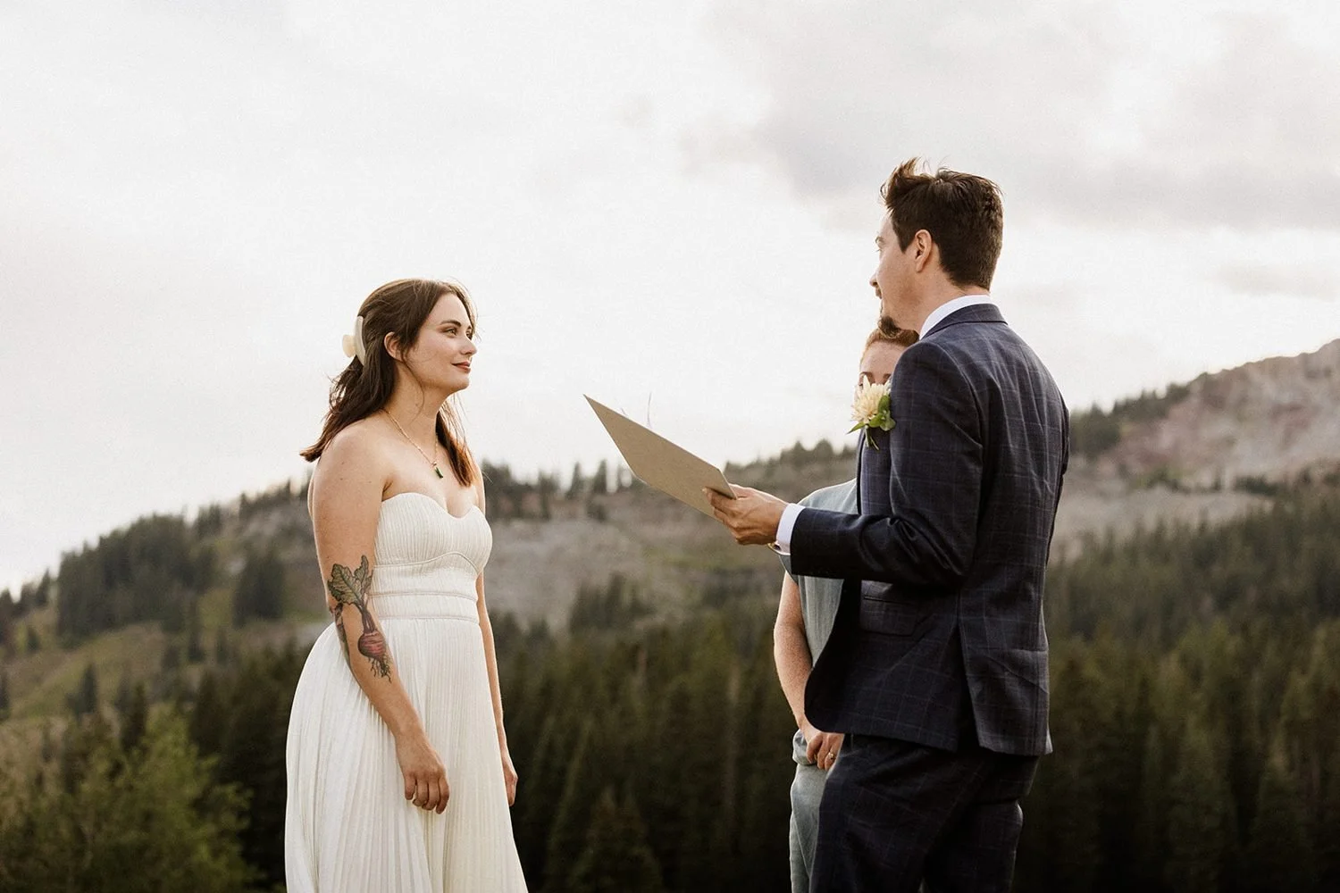 lake-irwin-elopement-crested-butte-48-vow-books.jpg