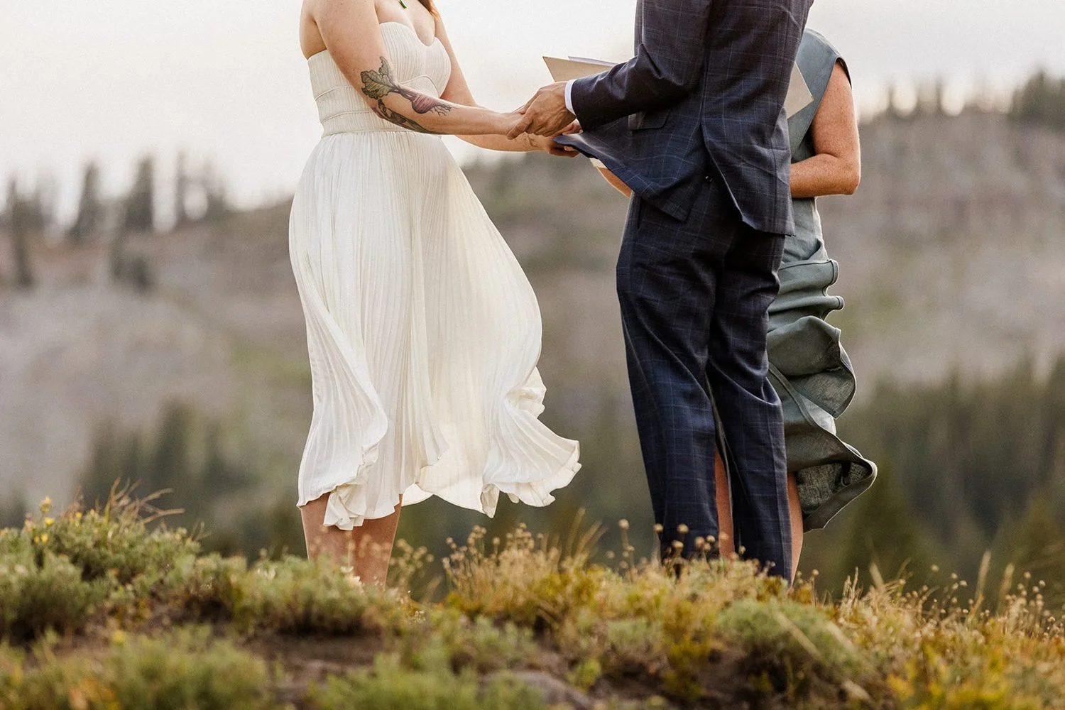 lake-irwin-elopement-crested-butte-53-ceremony-breeze.jpg