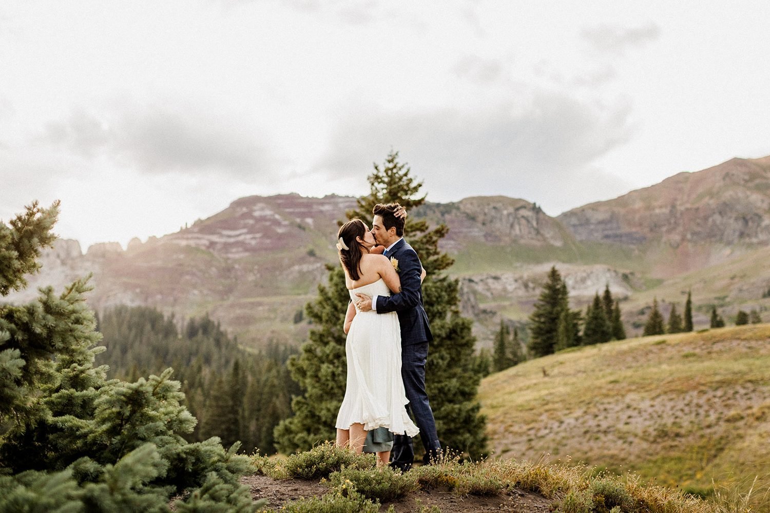 lake-irwin-elopement-crested-butte-61-first-kiss.jpg