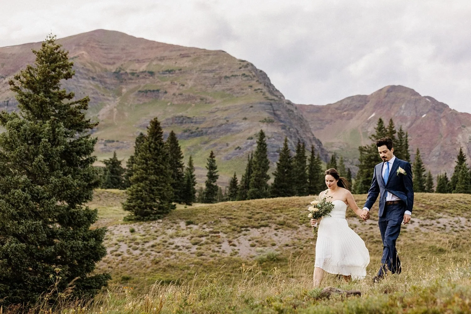 lake-irwin-elopement-crested-butte-65-meadow-portrait.jpg