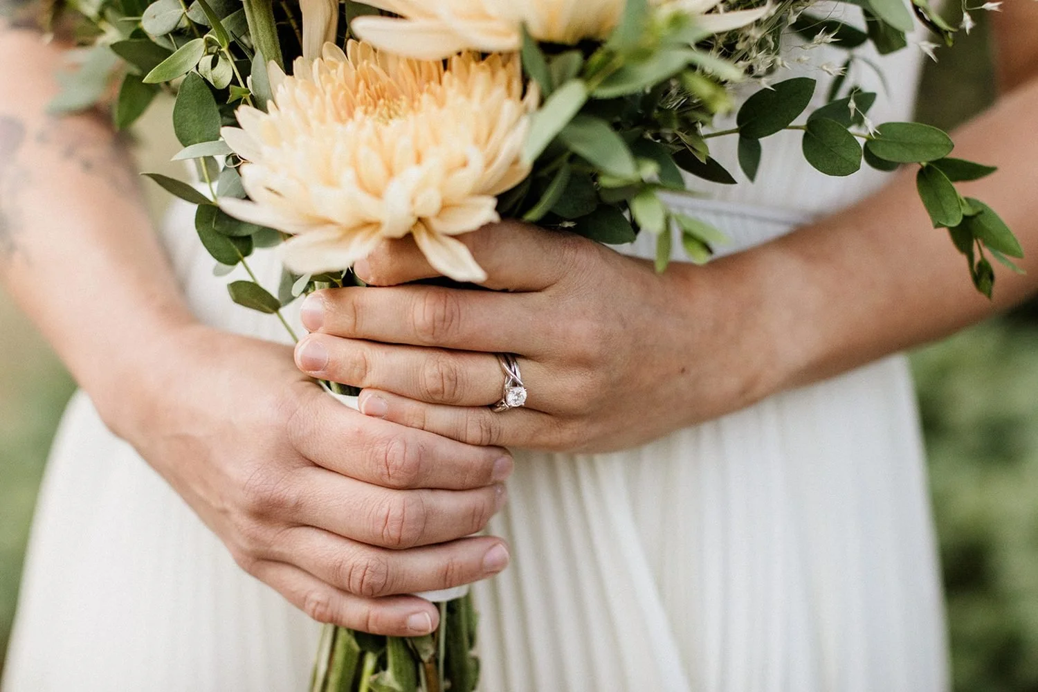 lake-irwin-elopement-crested-butte-69-bouquet-ring-detail.jpg