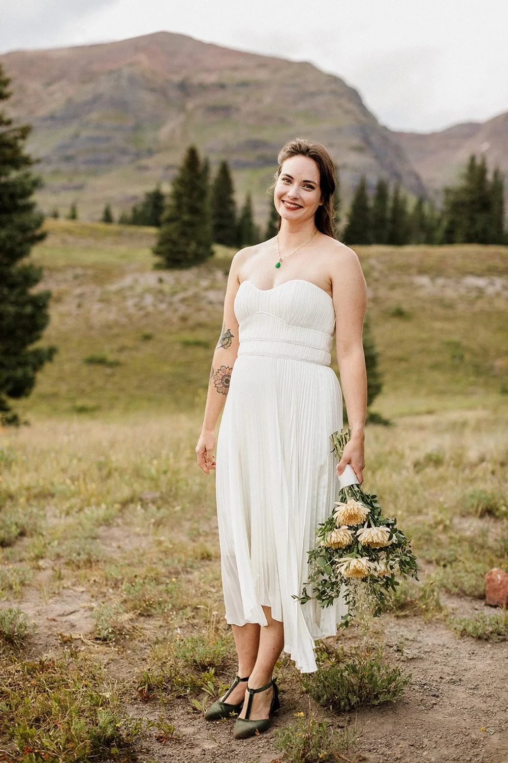 lake-irwin-elopement-crested-butte-72-bride-portrait.jpg