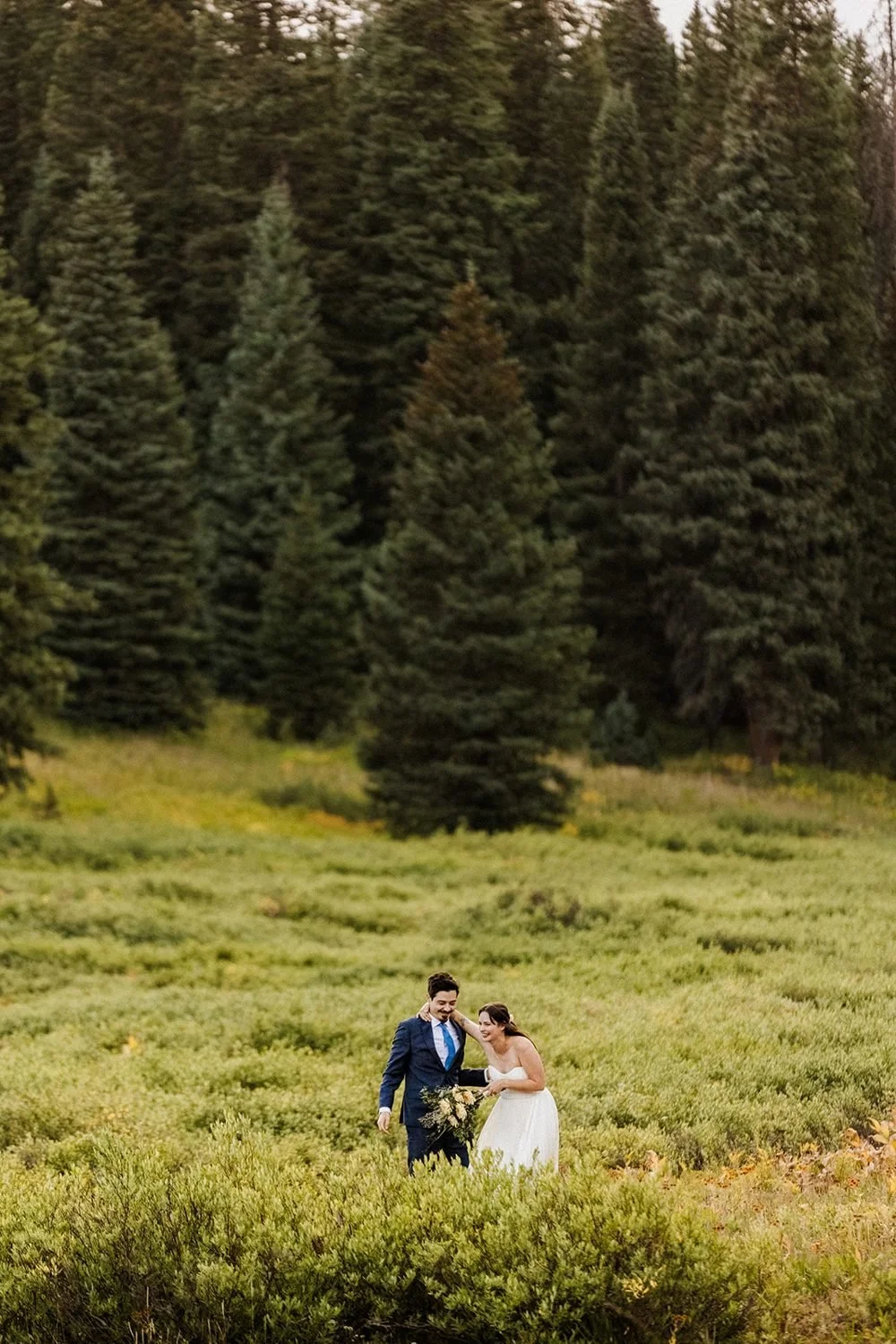 lake-irwin-elopement-crested-butte-90-evening-meadow.jpg
