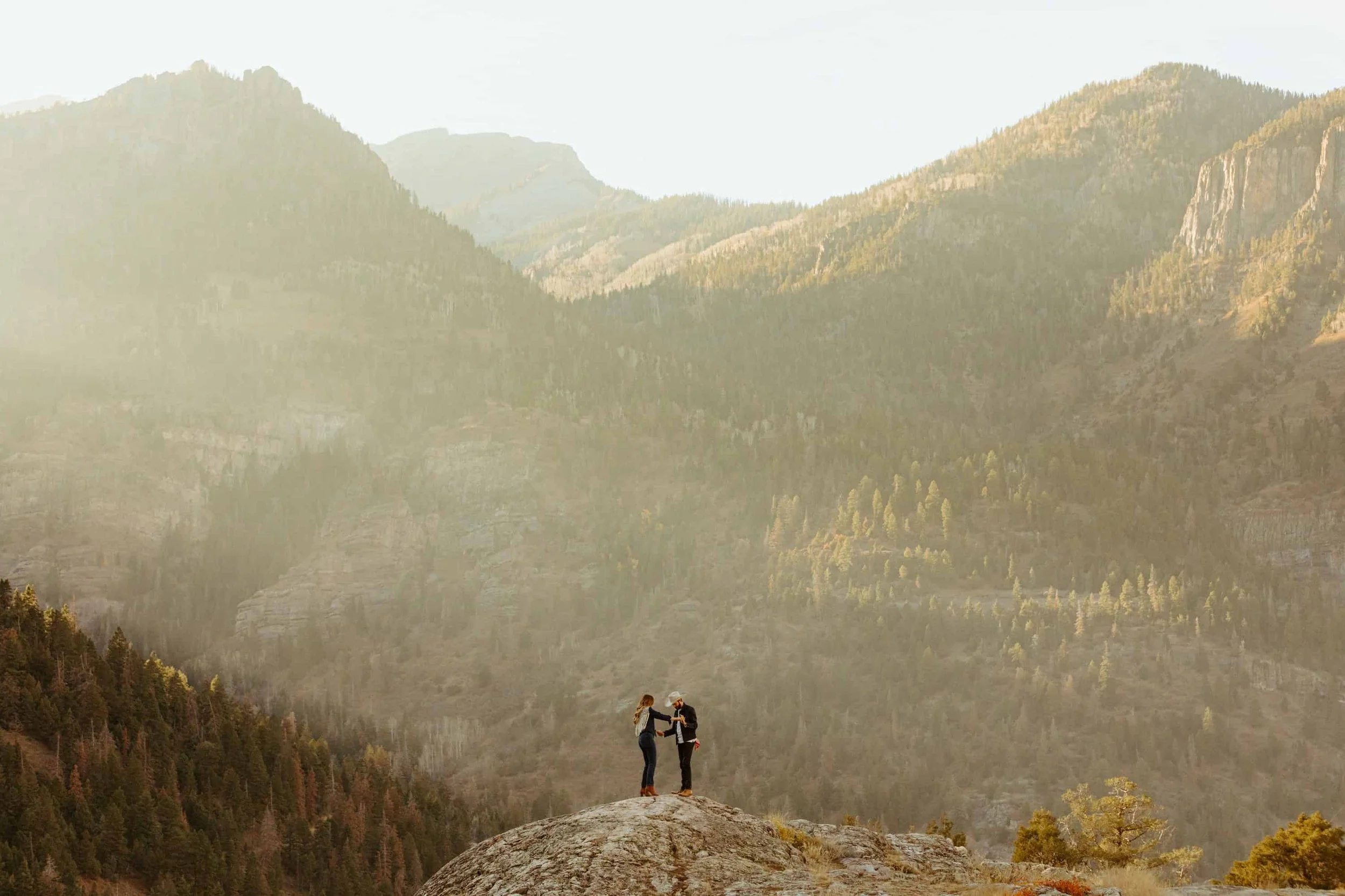 Scenic view from the Ouray Perimeter Trail in Colorado — a stunning San Juan Mountains elopement location