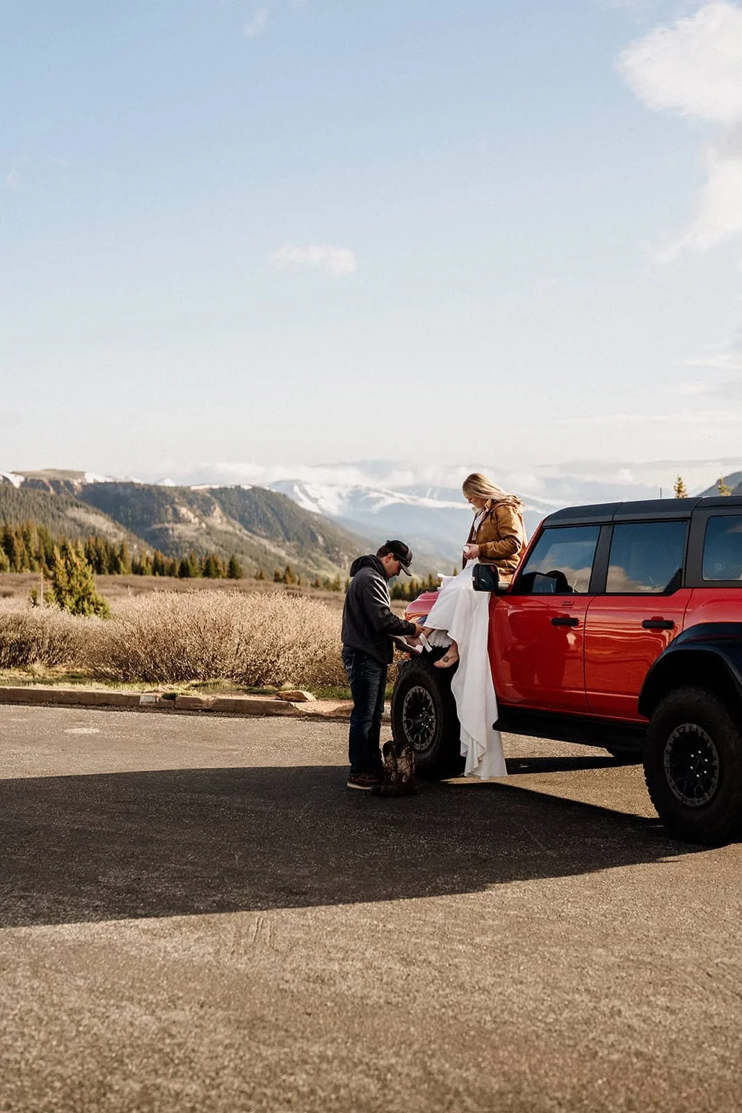 When should you book your wedding vendors: How to Elope in Colorado Guide