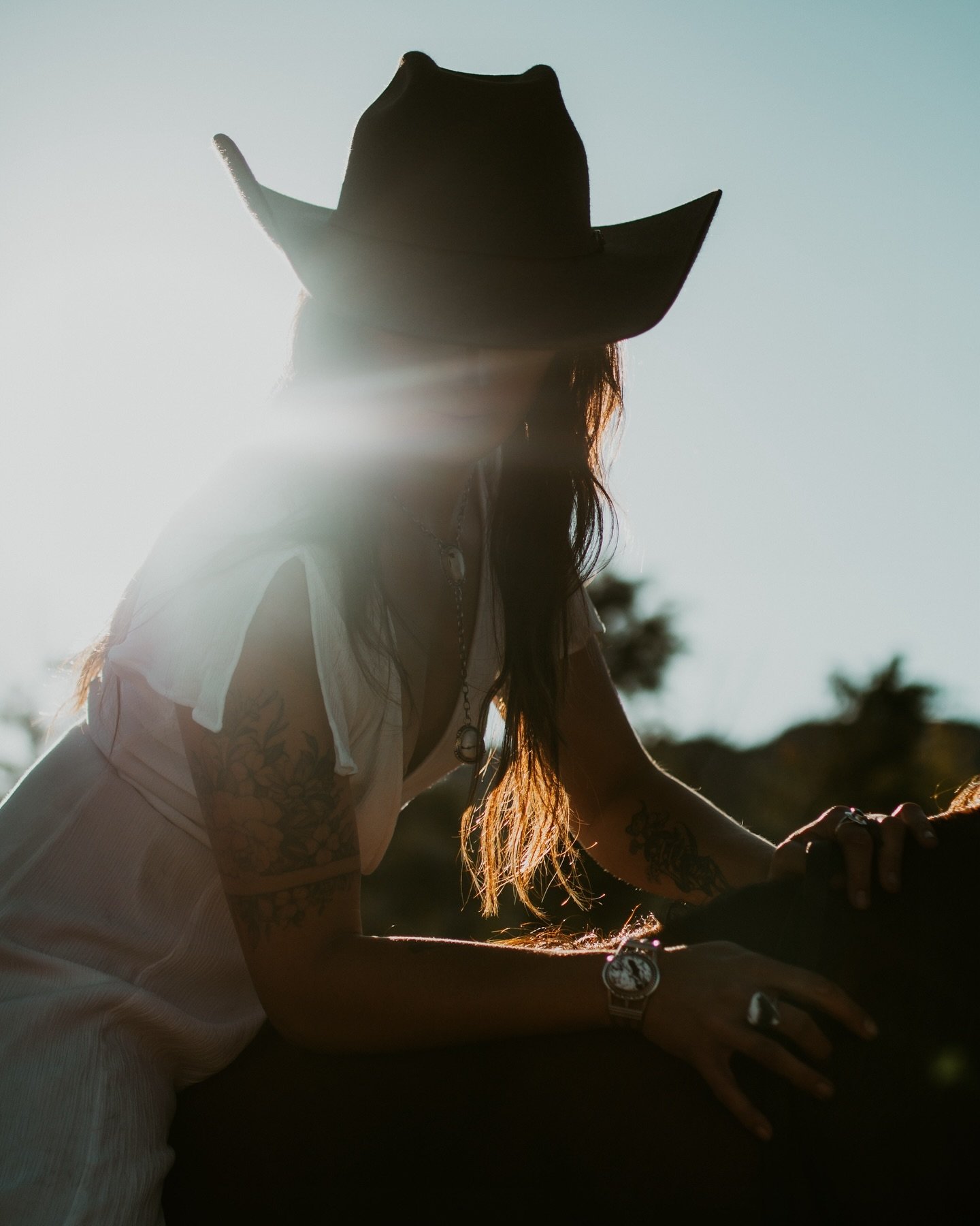 𝐬𝐨 𝐦𝐚𝐧𝐲 𝐚𝐬𝐬𝐮𝐦𝐞, 
𝐬𝐨 𝐥𝐢𝐭𝐭𝐥𝐞 𝐤𝐧𝐨𝐰.
-
Model: @rkmarston 
-
-
#cowgirlphotography #weddingphotog #familysession #coupleshoot #portraitphotographer #westernfamilyphotographer #westernelopementphotographer #westernweddingphotographe