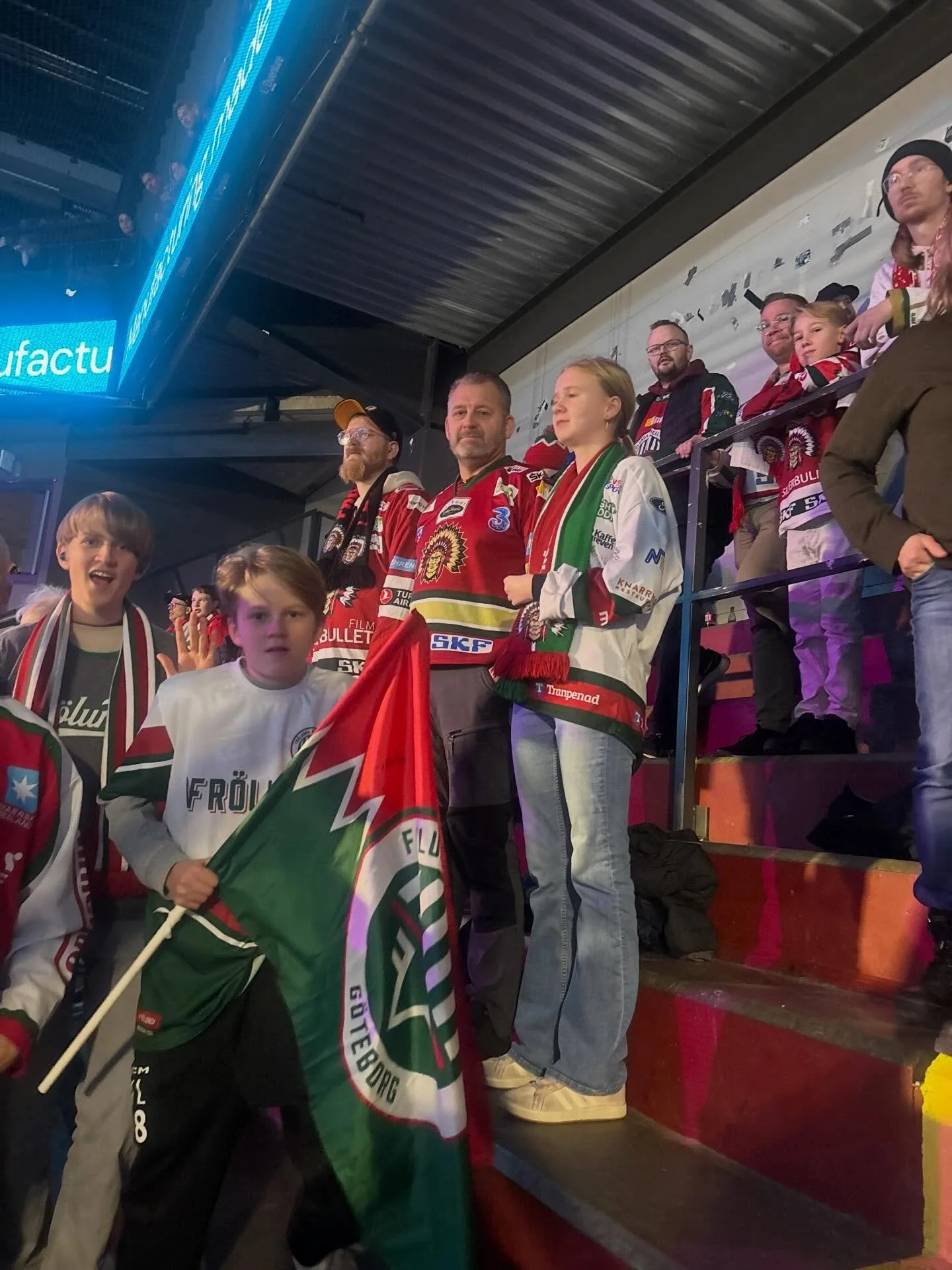 Laddade supportrar p&aring; plats i G&auml;vle!