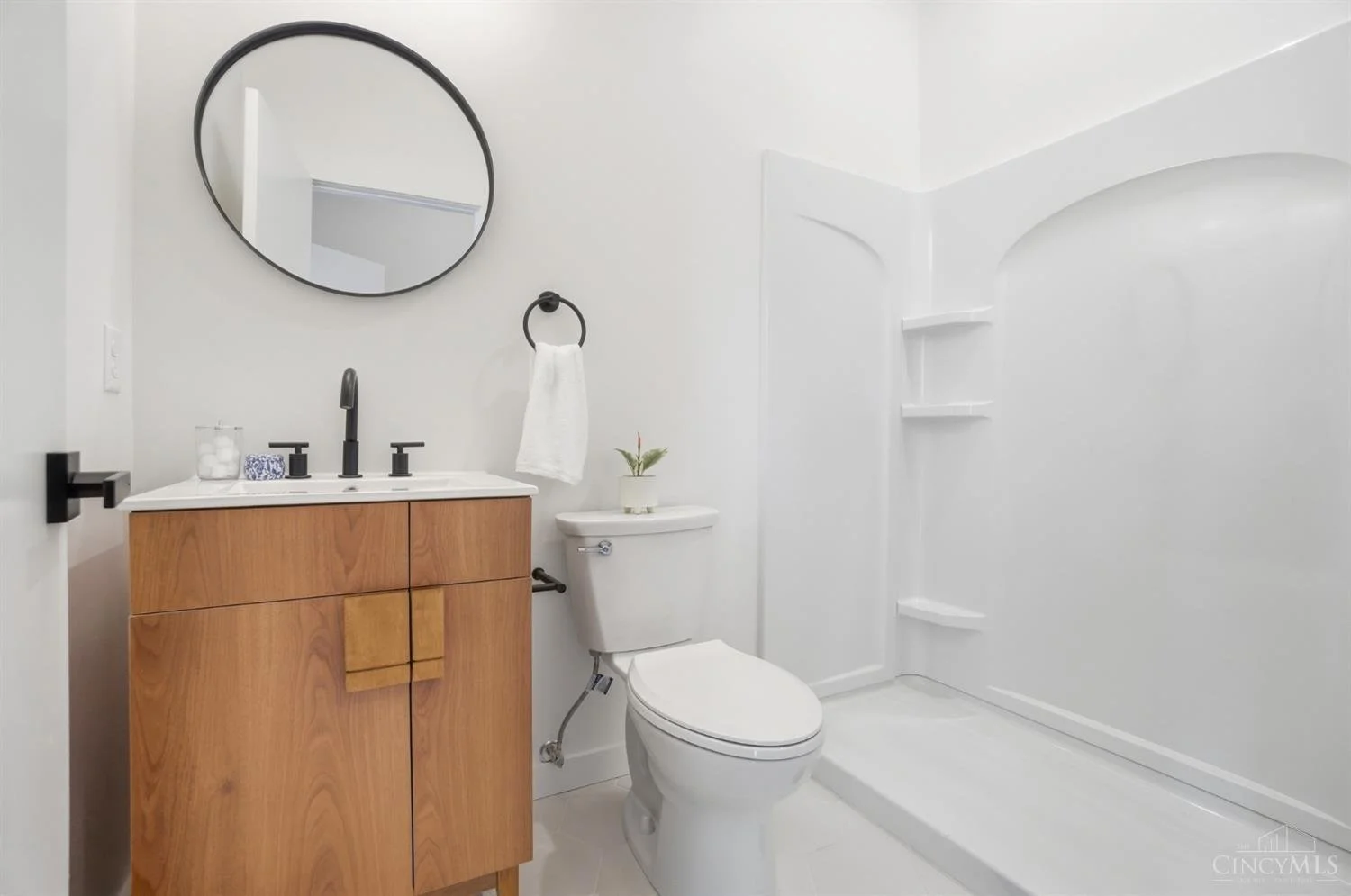 Bathroom2.jpg