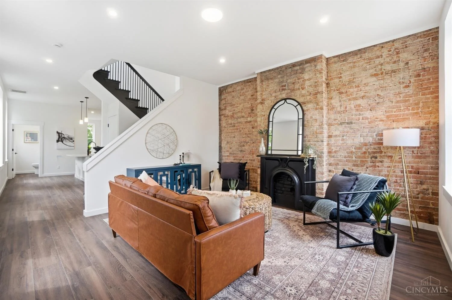 LivingRoom.jpg