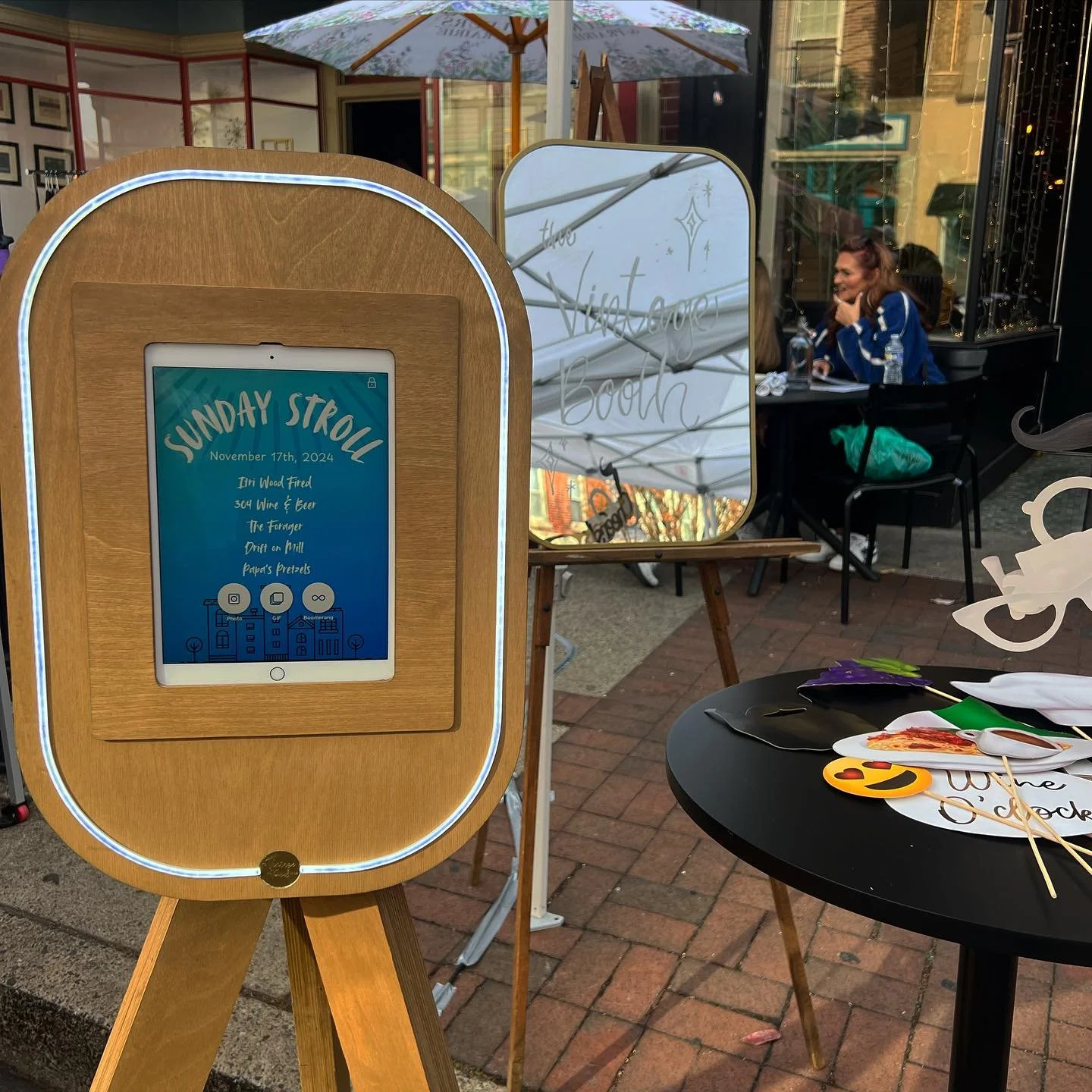 We out here strollin&rsquo;&hellip; Come take some pics, try some wine and grab a bite to eat! ☀️
.
.
.
.
#woodfiredpizza #pizzalovers #mybristolborough #sundaystoll @the_vintagebooth