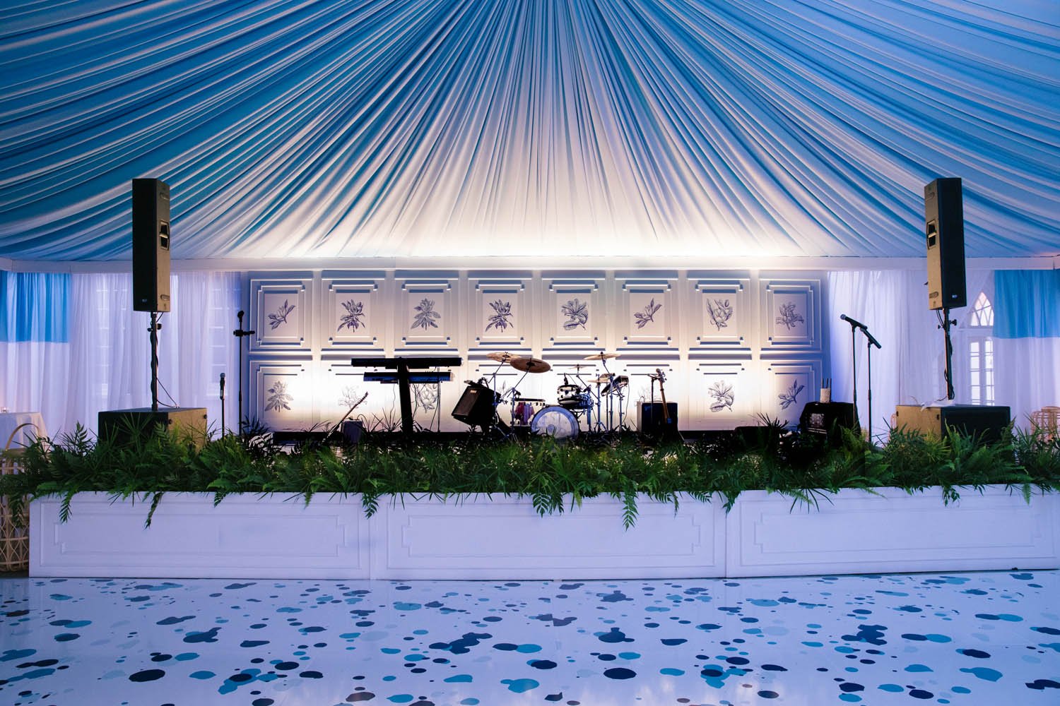 Calder-Best-Charleston-SC-Wedding-Planner-Events-bandbackdrop-1.jpg