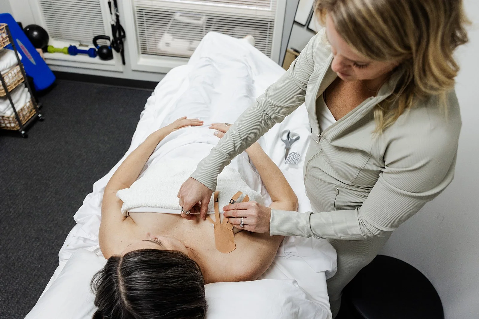 pelvic floor therapy for clogged duct