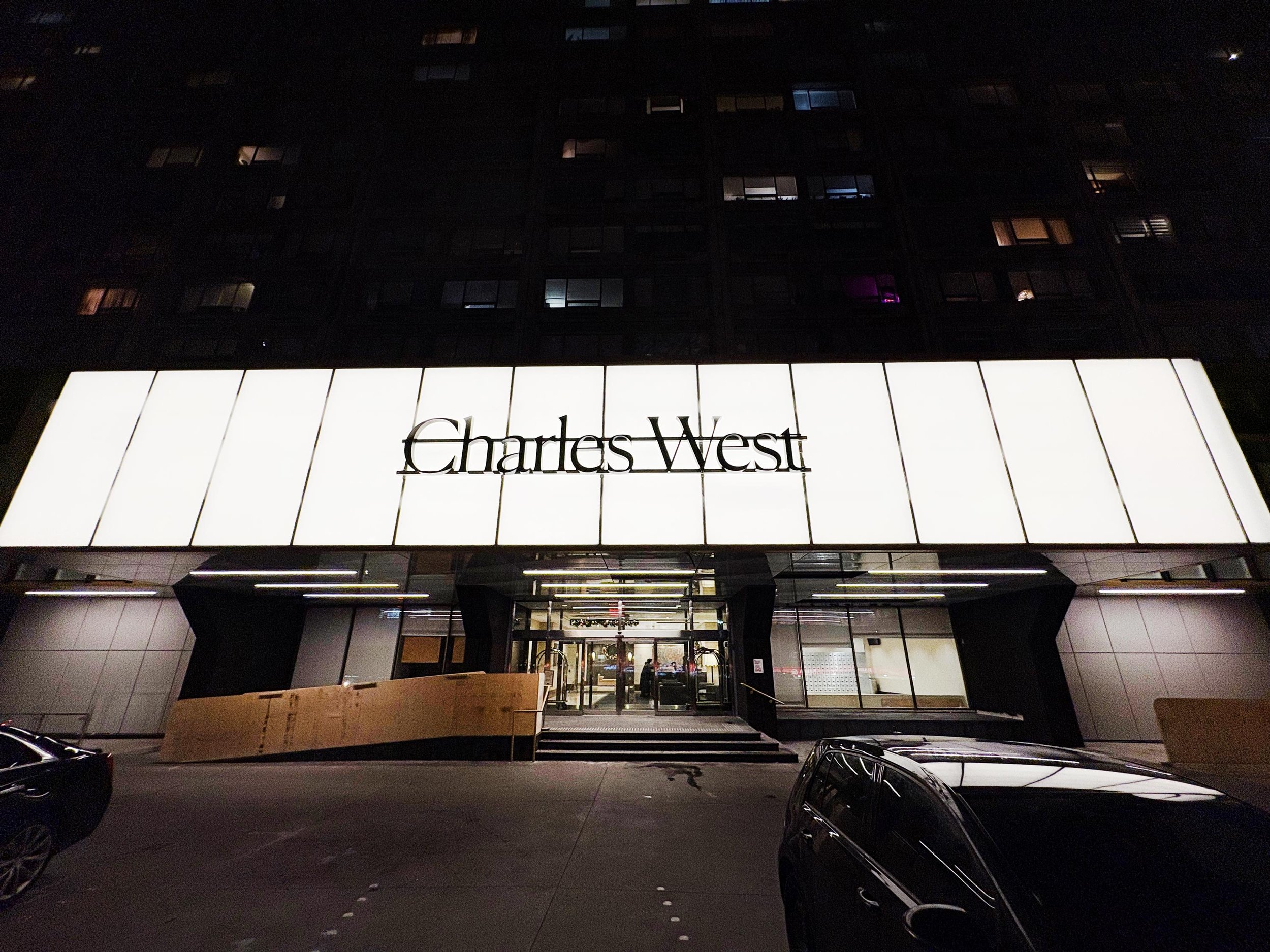 Retail
44 Charles West, Toronto