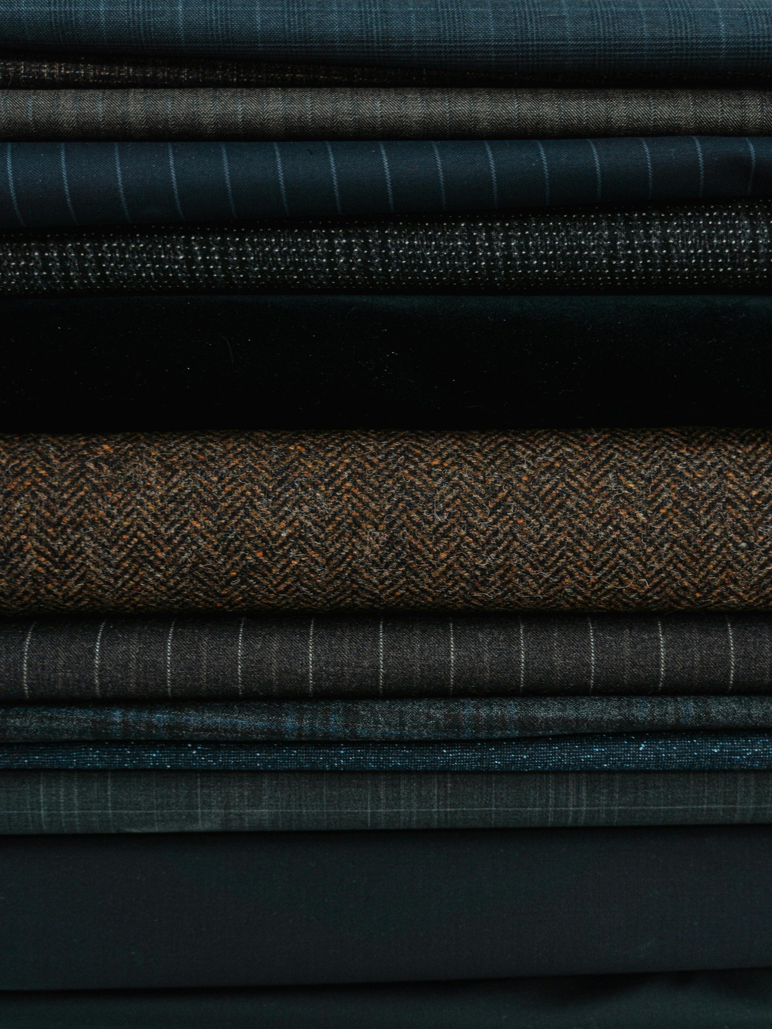 👕 Dive into the world of fabrics with Abbott &amp; Jones. From luxurious wool to breathable linen, explore our range of premium fabrics tailored for comfort and style. Find the perfect fabric for your next tailored piece. #FabricFocus #TailoredLuxur