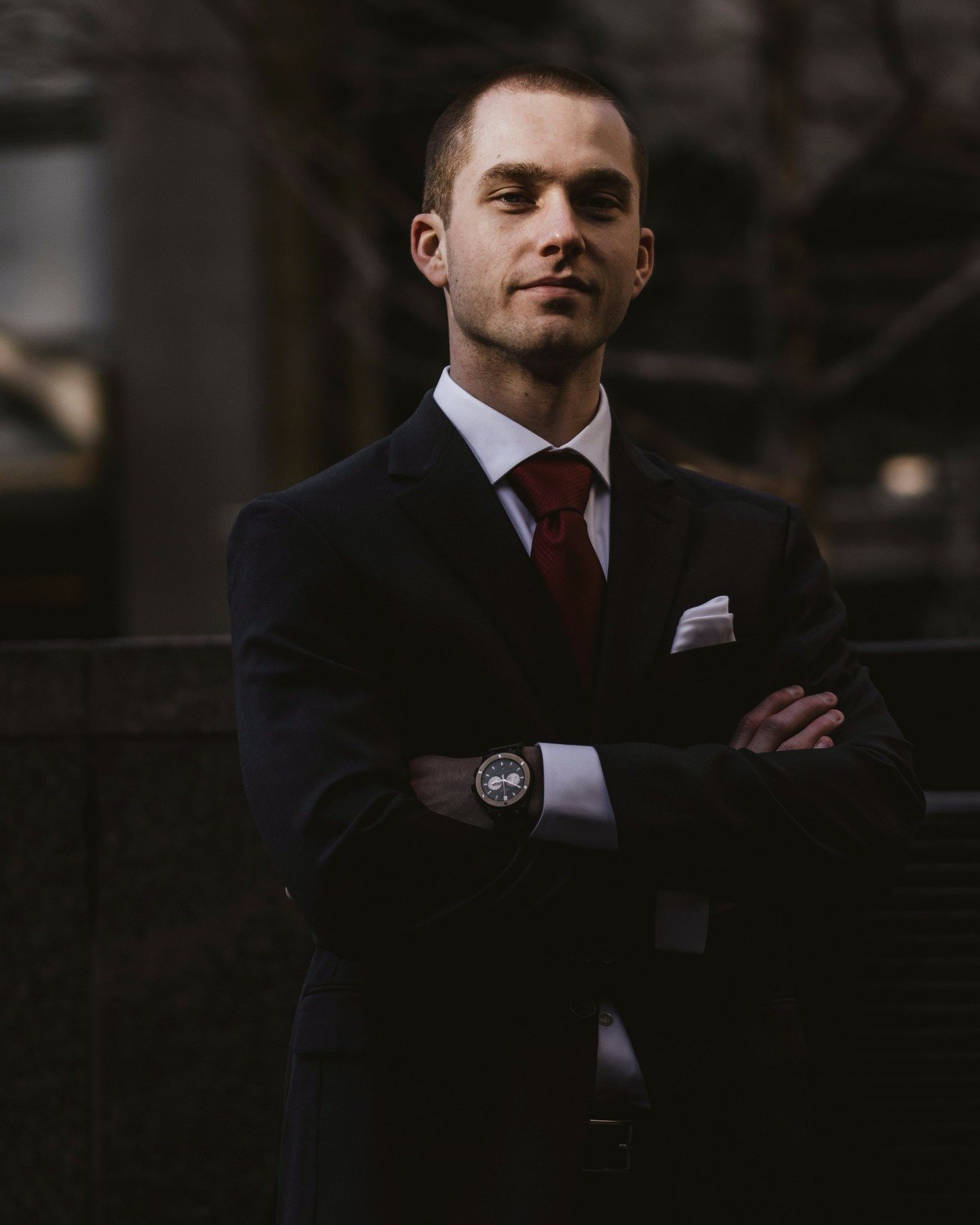 👔 Tailored Elegance: Embrace timeless elegance with Abbott &amp; Jones' tailored business attire. Our suits are expertly crafted from the finest fabrics, tailored to perfection, and finished with exquisite details to ensure you look effortlessly ref