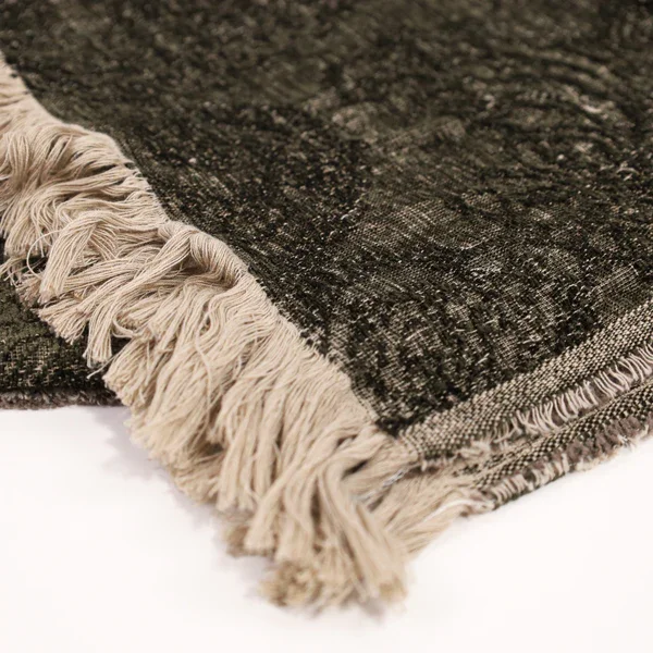 Savery_throw blanket trim.webp