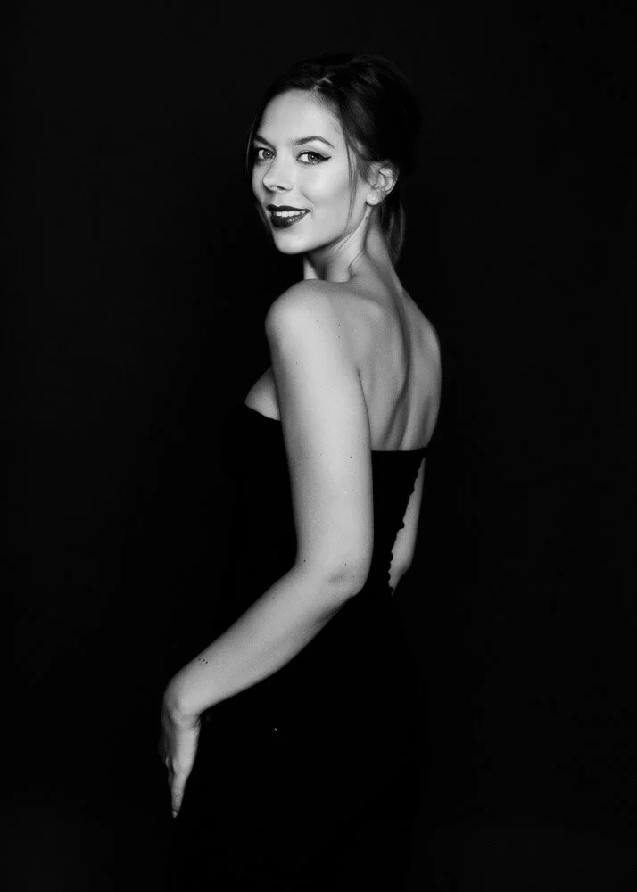 black and white boudoir portraits