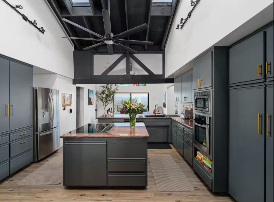Kitchen 2.png