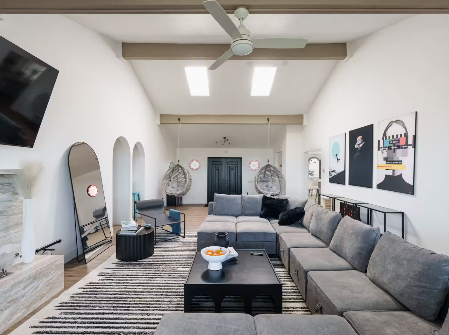 Living Area 2.png